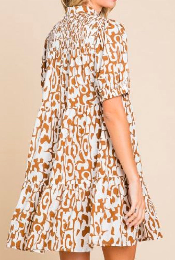 Jonea - Print dress with button-up collared neck, smocked yoke, side pockets, short peasant sleeves - Toffee