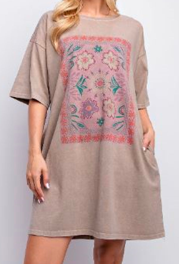 Kylie Malone - Boho print washed T-shirt dress with floral print detail - Mocha