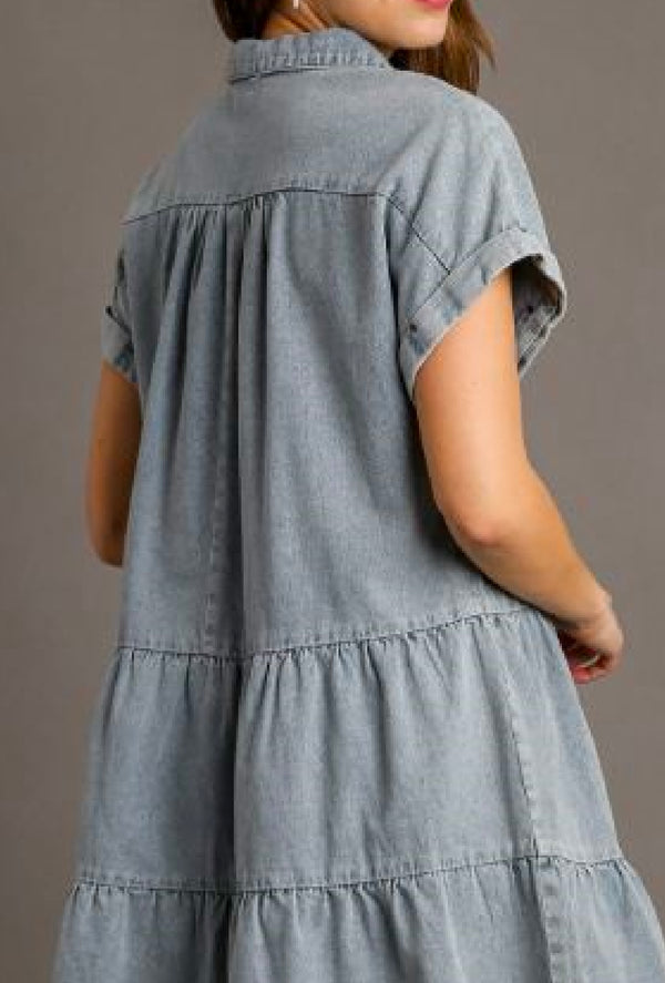 Lainey Denim - Umgee Short folded sleeve V-neck collared ruffle tiered denim dress with frayed hem - Lt Denim