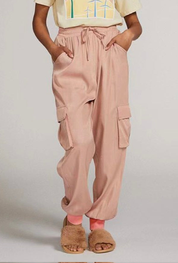 Ms Woo - Textured satin cargo pants, contract cuff jogger - Dusty pink