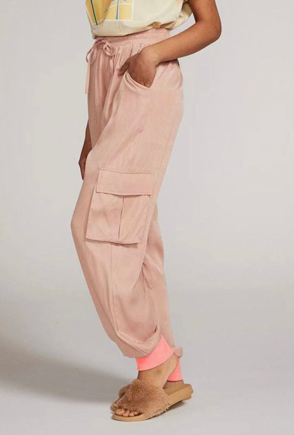 Ms Woo - Textured satin cargo pants, contract cuff jogger - Dusty pink