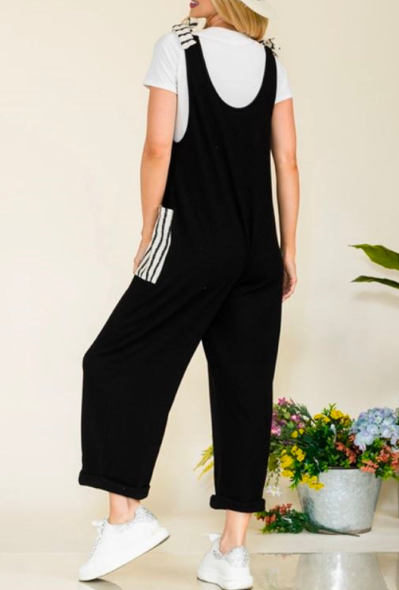 Ms Celeste - Adjustable urban jumpsuit with stripe contrast pockets - Black
