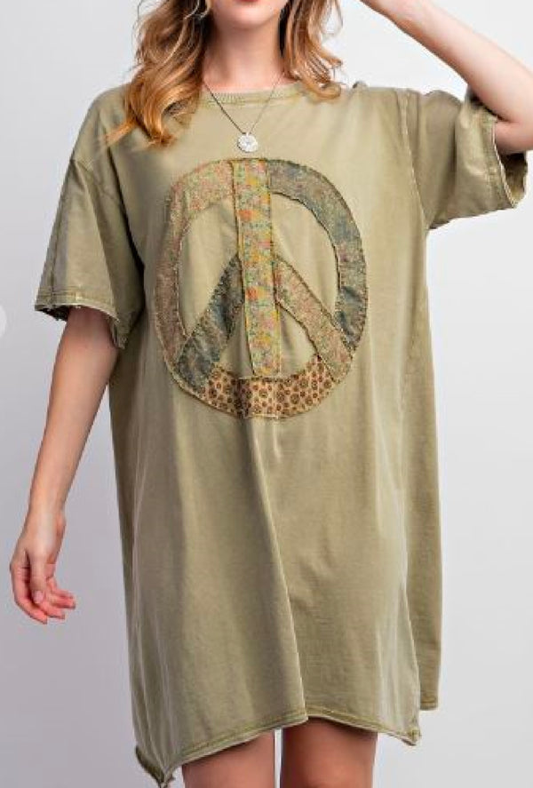Sahara Moon - Peace patch mineral washed cotton jersey tunic dress - Faded Olive