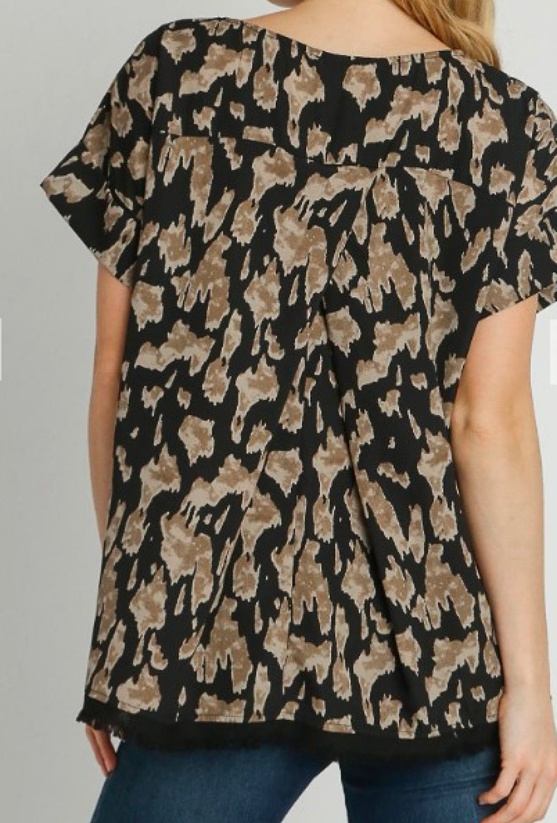 Shai - Umgee animal print boxy cut top with pocket & fray details - Oatmeal